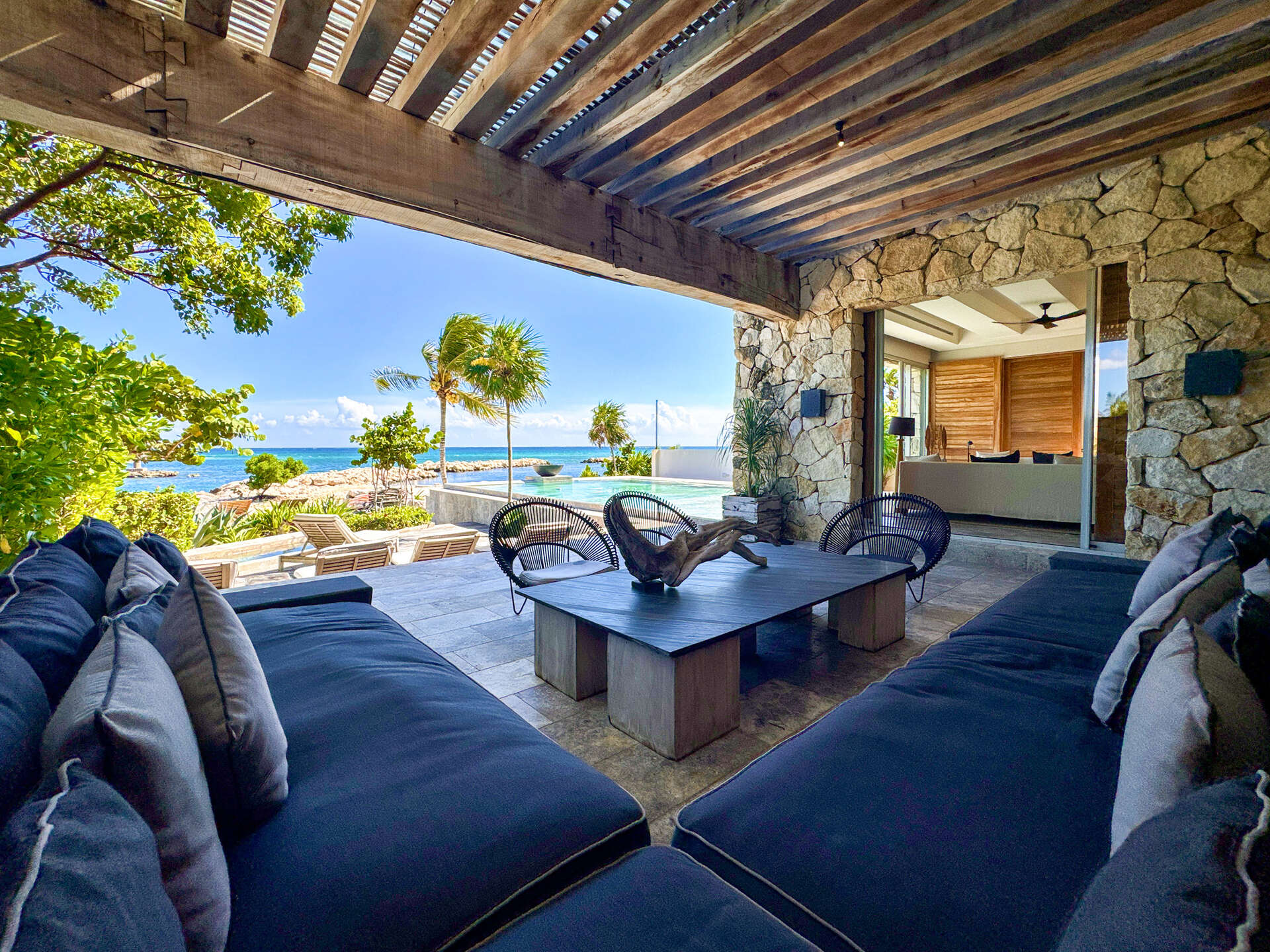 Luxury villa by the sea in Puerto Aventuras