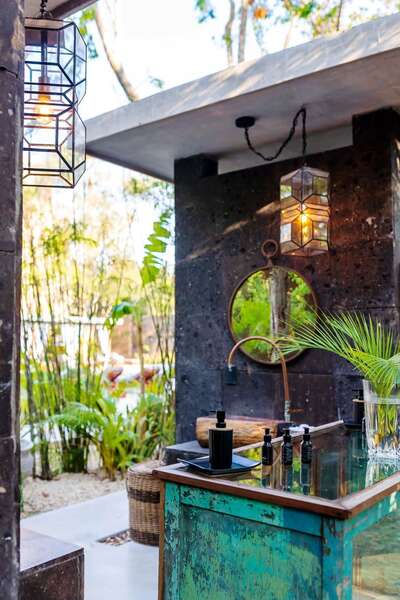 ARTHOUSE LUXURY CONDOS